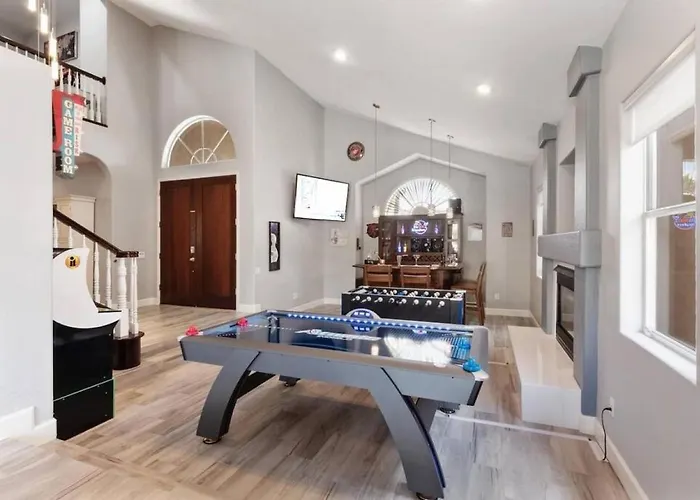 Holiday home Luxurious In 1htdpoolhottubarcadegamesmore Phoenix