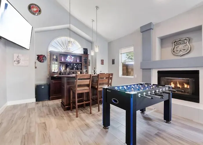 Holiday home Luxurious In 1htdpoolhottubarcadegamesmore *